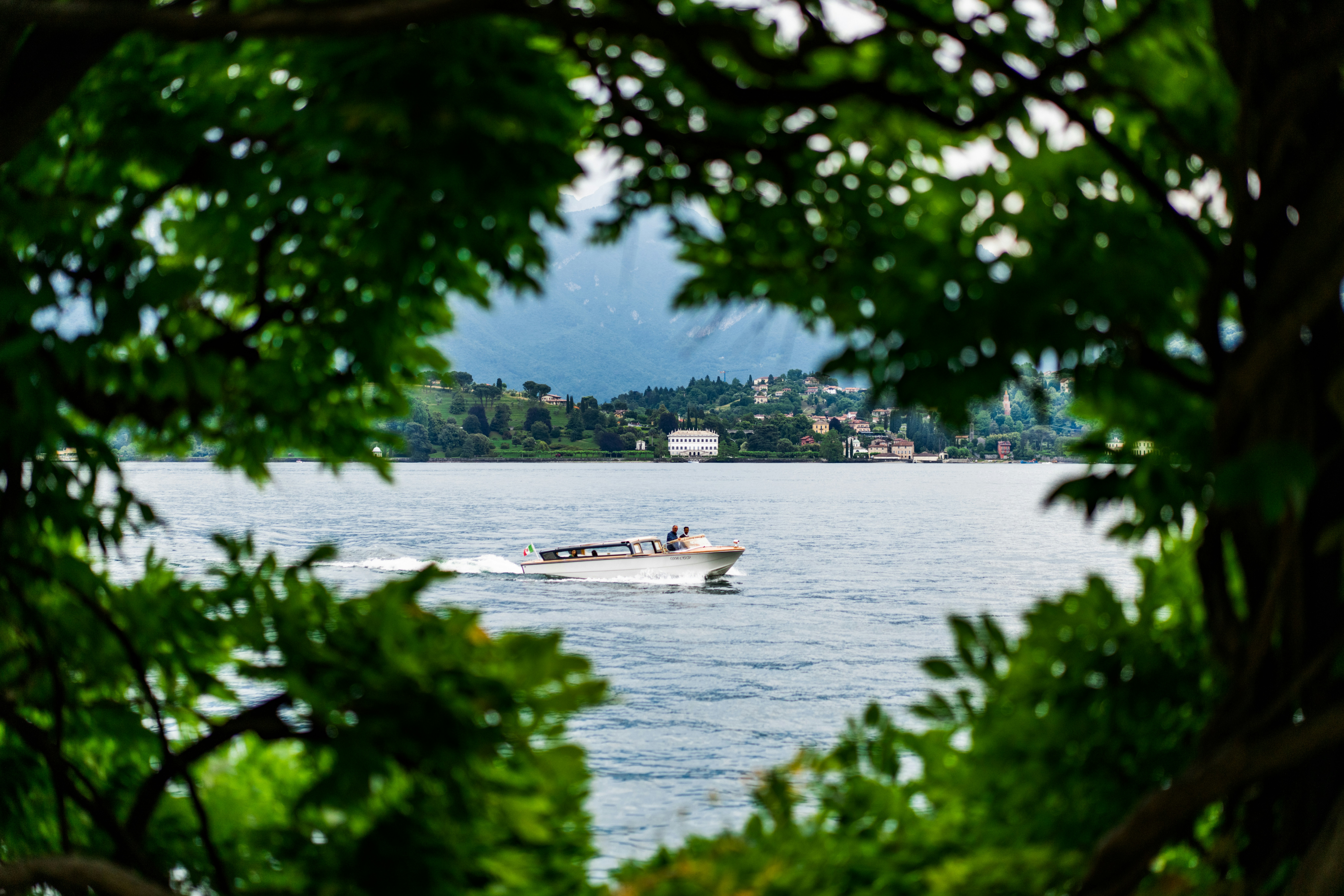 lake como boat tour family friendly activity