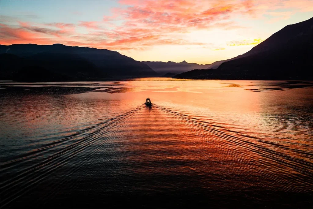 lake como sunset boat tour