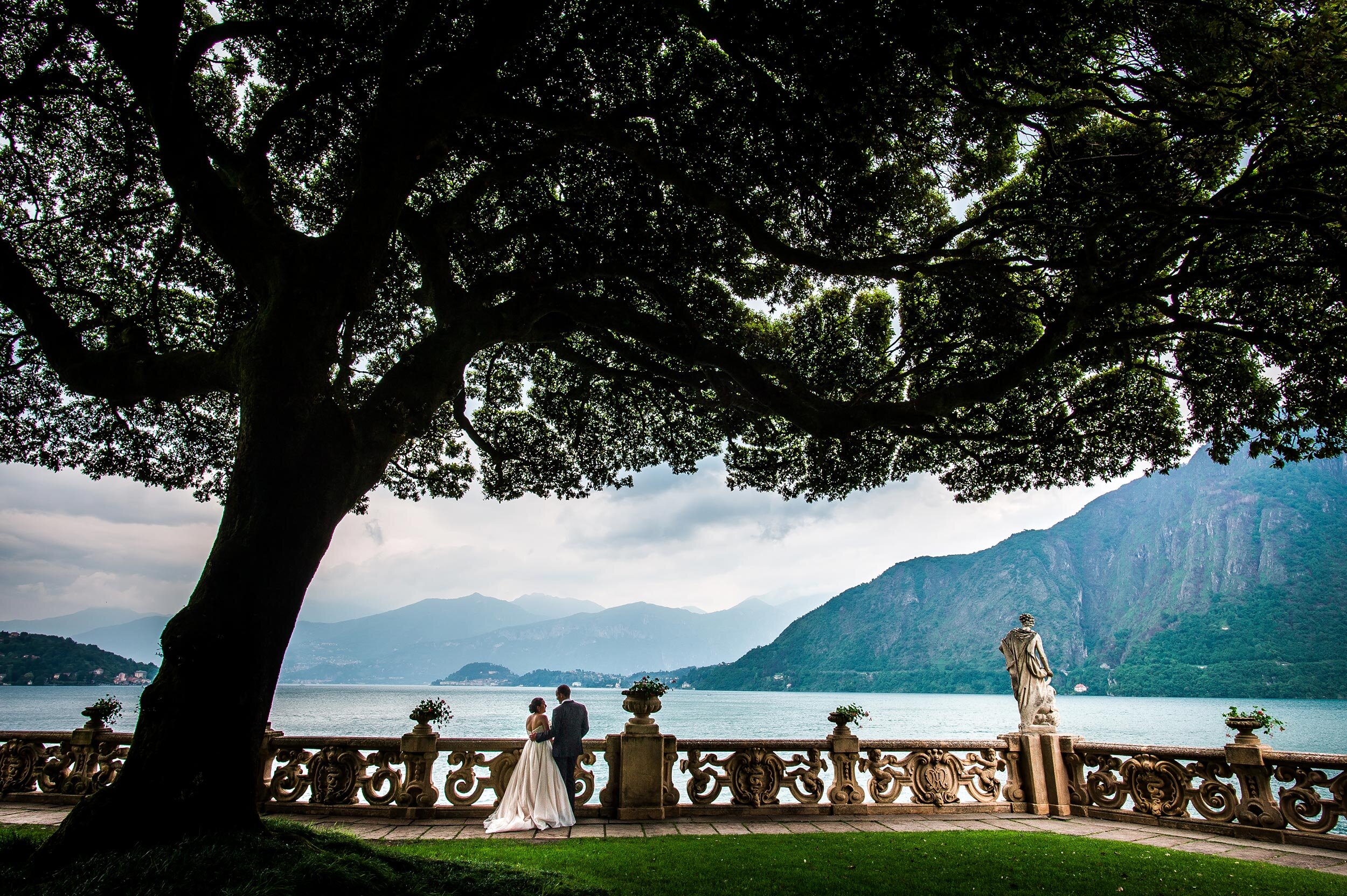 photoshoot lake como romantic things to do