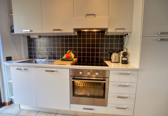 Ferienwohnung in Acquaseria - 2-Bedroom Airconditioned Lake View Apartment Ferienwohnung in Acquaseria - 2-Bedroom Airconditioned Lake View Apartment