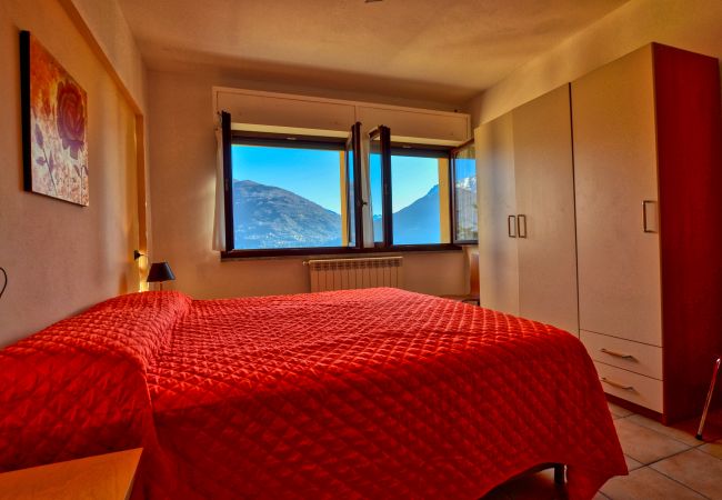 Ferienwohnung in Acquaseria - 2-Bedroom Airconditioned Lake View Apartment Ferienwohnung in Acquaseria - 2-Bedroom Airconditioned Lake View Apartment