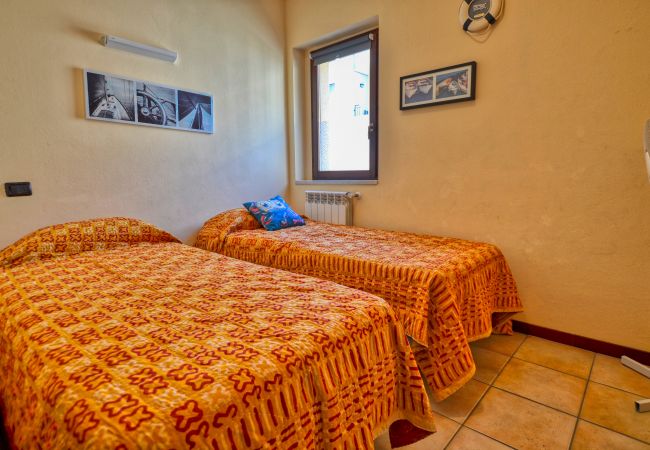 Ferienwohnung in Acquaseria - 2-Bedroom Airconditioned Lake View Apartment Ferienwohnung in Acquaseria - 2-Bedroom Airconditioned Lake View Apartment