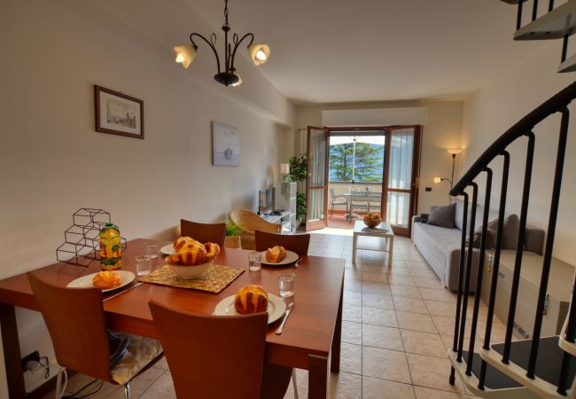 Ferienwohnung in Acquaseria - 2-Bedroom Lake View Apartment C35 Ferienwohnung in Acquaseria - 2-Bedroom Lake View Apartment C35