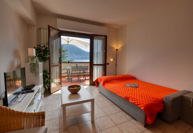 Ferienwohnung in Acquaseria - 2-Bedroom Lake View Apartment C35 Ferienwohnung in Acquaseria - 2-Bedroom Lake View Apartment C35