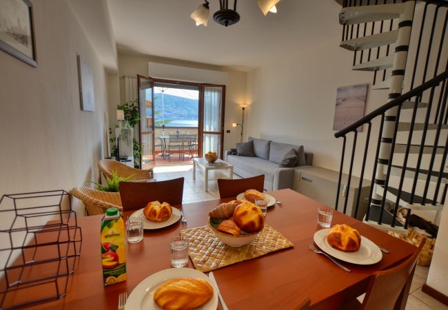 Ferienwohnung in Acquaseria - 2-Bedroom Lake View Apartment C35 Ferienwohnung in Acquaseria - 2-Bedroom Lake View Apartment C35