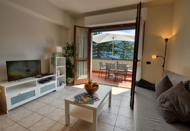 Ferienwohnung in Acquaseria - 2-Bedroom Lake View Apartment C35 Ferienwohnung in Acquaseria - 2-Bedroom Lake View Apartment C35