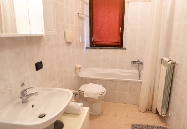 Ferienwohnung in Acquaseria - 2-Bedroom Lake View Apartment C35 Ferienwohnung in Acquaseria - 2-Bedroom Lake View Apartment C35