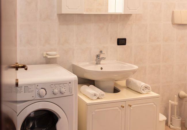 Ferienwohnung in Acquaseria - 2-Bedroom Lake View Apartment C35 Ferienwohnung in Acquaseria - 2-Bedroom Lake View Apartment C35