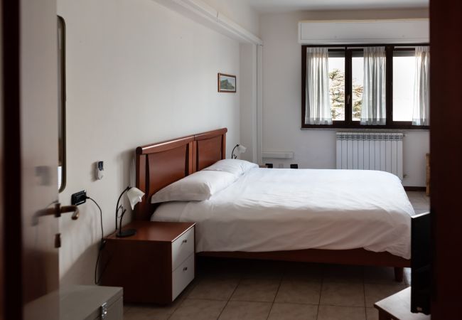 Ferienwohnung in Acquaseria - 2-Bedroom Lake View Apartment C35 Ferienwohnung in Acquaseria - 2-Bedroom Lake View Apartment C35