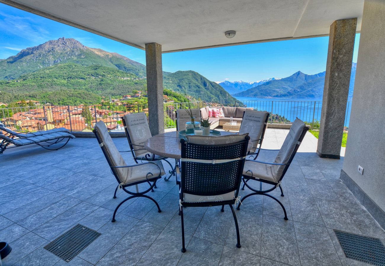 Ferienwohnung in Menaggio - 2 Bedroom Airconditioned Lake View Apartment Felice sul Lago Ferienwohnung in Menaggio - 2 Bedroom Airconditioned Lake View Apartment Felice sul Lago