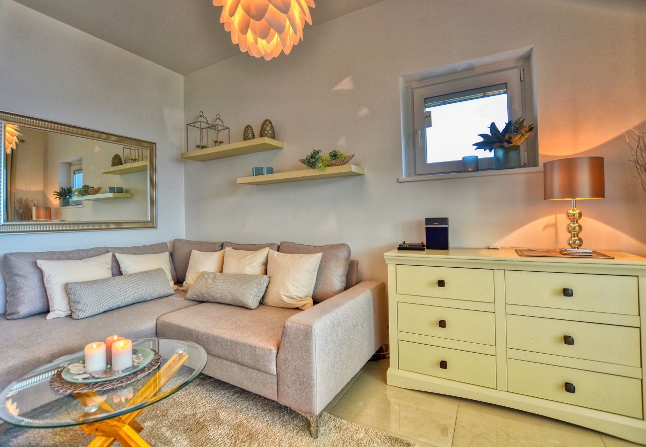 Ferienwohnung in Menaggio - 2 Bedroom Airconditioned Lake View Apartment Felice sul Lago Ferienwohnung in Menaggio - 2 Bedroom Airconditioned Lake View Apartment Felice sul Lago