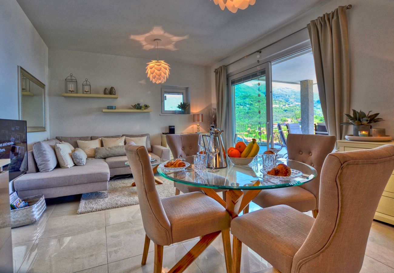 Ferienwohnung in Menaggio - 2 Bedroom Airconditioned Lake View Apartment Felice sul Lago Ferienwohnung in Menaggio - 2 Bedroom Airconditioned Lake View Apartment Felice sul Lago