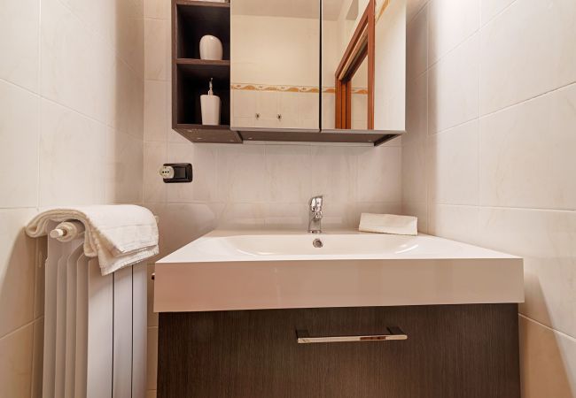 Ferienwohnung in Acquaseria - Modern Lakefront 1-Bedroom Apartment  Ferienwohnung in Acquaseria - Modern Lakefront 1-Bedroom Apartment