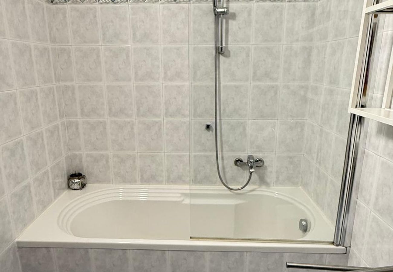 Ferienwohnung in Acquaseria - Airconditioned 1-Bedroom Terrace Apartment Bello Posto Ferienwohnung in Acquaseria - Airconditioned 1-Bedroom Terrace Apartment Bello Posto