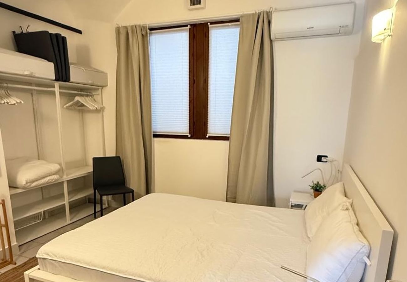 Ferienwohnung in Acquaseria - Airconditioned 1-Bedroom Terrace Apartment Bello Posto Ferienwohnung in Acquaseria - Airconditioned 1-Bedroom Terrace Apartment Bello Posto