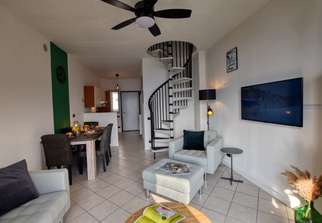 Ferienwohnung in Acquaseria - Casa con Vista Airconditioned 2-Bedroom Apartment Ferienwohnung in Acquaseria - Casa con Vista Airconditioned 2-Bedroom Apartment