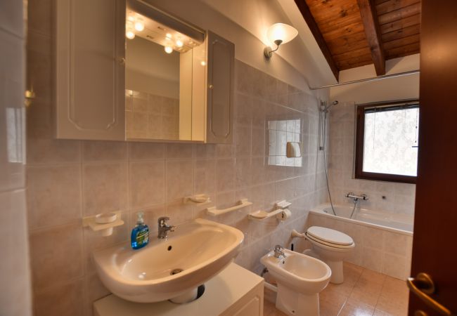 Ferienwohnung in Acquaseria - Casa con Vista Airconditioned 2-Bedroom Apartment Ferienwohnung in Acquaseria - Casa con Vista Airconditioned 2-Bedroom Apartment