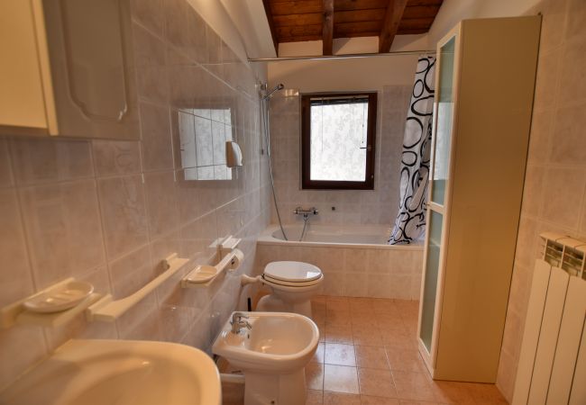 Ferienwohnung in Acquaseria - Casa con Vista Airconditioned 2-Bedroom Apartment Ferienwohnung in Acquaseria - Casa con Vista Airconditioned 2-Bedroom Apartment