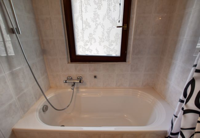 Ferienwohnung in Acquaseria - Casa con Vista Airconditioned 2-Bedroom Apartment Ferienwohnung in Acquaseria - Casa con Vista Airconditioned 2-Bedroom Apartment