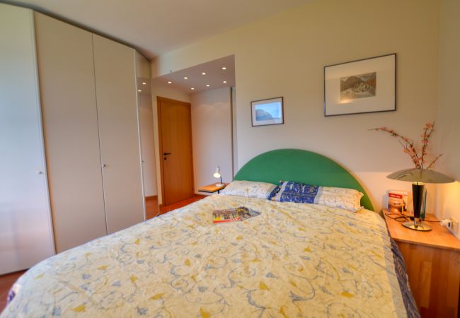 Ferienwohnung in San Siro - Two Bedroom Lake View Apartment Bella Gaeta Ferienwohnung in San Siro - Two Bedroom Lake View Apartment Bella Gaeta