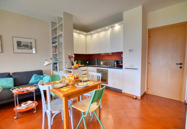 Ferienwohnung in San Siro - Two Bedroom Lake View Apartment Bella Gaeta Ferienwohnung in San Siro - Two Bedroom Lake View Apartment Bella Gaeta