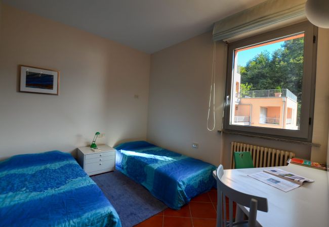 Ferienwohnung in San Siro - Two Bedroom Lake View Apartment Bella Gaeta Ferienwohnung in San Siro - Two Bedroom Lake View Apartment Bella Gaeta