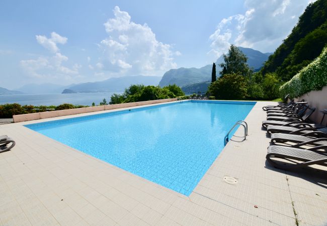 Ferienwohnung in San Siro - Two Bedroom Lake View Apartment Bella Gaeta Ferienwohnung in San Siro - Two Bedroom Lake View Apartment Bella Gaeta