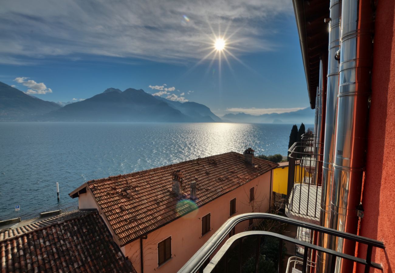 Ferienwohnung in Acquaseria - Lake View Apartment Golden Triangle