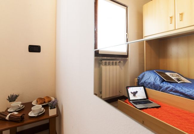 Appartamento a Acquaseria - Two-Bedroom Lake View Apartment At The Lake Appartamento a Acquaseria - Two-Bedroom Lake View Apartment At The Lake