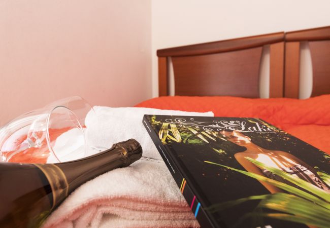 Appartamento a Acquaseria - Two-Bedroom Lake View Apartment At The Lake Appartamento a Acquaseria - Two-Bedroom Lake View Apartment At The Lake