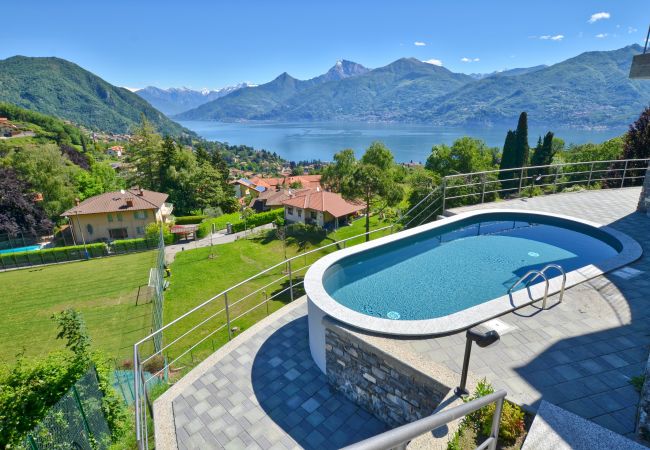 Appartamento a Menaggio - 2 Bedroom Airconditioned Lake View Apartment Felice sul Lago Appartamento a Menaggio - 2 Bedroom Airconditioned Lake View Apartment Felice sul Lago