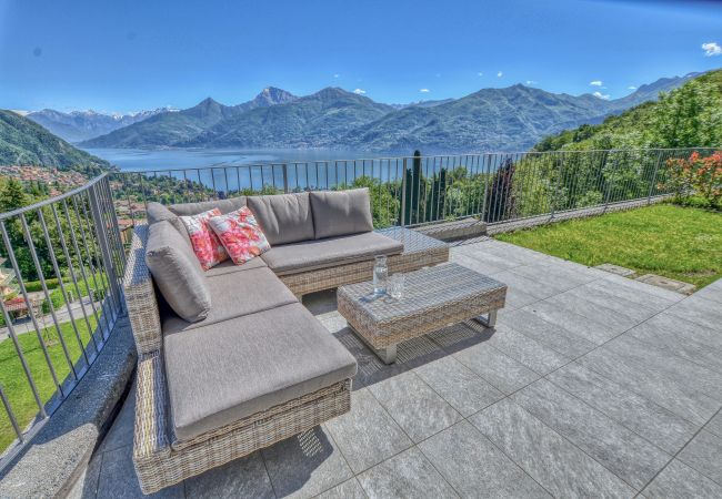 Appartamento a Menaggio - 2 Bedroom Airconditioned Lake View Apartment Felice sul Lago Appartamento a Menaggio - 2 Bedroom Airconditioned Lake View Apartment Felice sul Lago