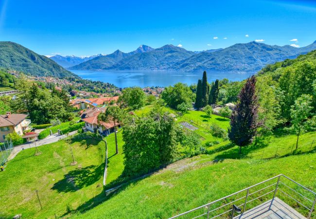 Appartamento a Menaggio - 2 Bedroom Airconditioned Lake View Apartment Felice sul Lago Appartamento a Menaggio - 2 Bedroom Airconditioned Lake View Apartment Felice sul Lago