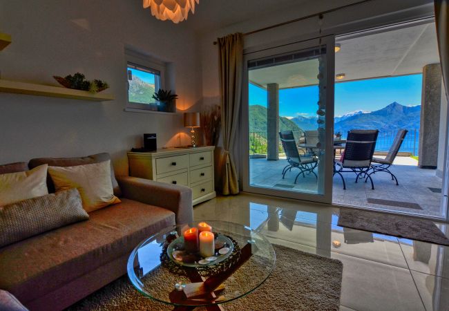 Appartamento a Menaggio - 2 Bedroom Airconditioned Lake View Apartment Felice sul Lago Appartamento a Menaggio - 2 Bedroom Airconditioned Lake View Apartment Felice sul Lago