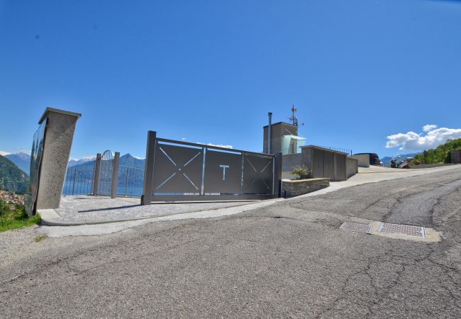 Appartamento a Menaggio - 2 Bedroom Airconditioned Lake View Apartment Felice sul Lago Appartamento a Menaggio - 2 Bedroom Airconditioned Lake View Apartment Felice sul Lago