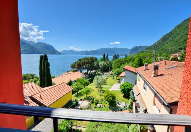 Appartamento a Acquaseria -  3-Bedroom Lake View Apartment Camelia Appartamento a Acquaseria -  3-Bedroom Lake View Apartment Camelia