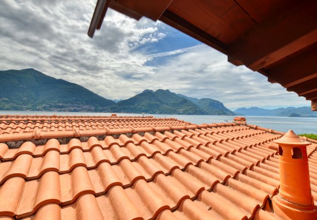 Appartamento a Acquaseria -  3-Bedroom Lake View Apartment Camelia Appartamento a Acquaseria -  3-Bedroom Lake View Apartment Camelia