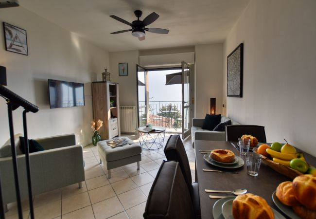 Appartamento a Acquaseria - Casa con Vista Airconditioned 2-Bedroom Apartment Appartamento a Acquaseria - Casa con Vista Airconditioned 2-Bedroom Apartment