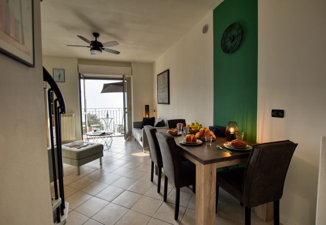 Appartamento a Acquaseria - Casa con Vista Airconditioned 2-Bedroom Apartment Appartamento a Acquaseria - Casa con Vista Airconditioned 2-Bedroom Apartment
