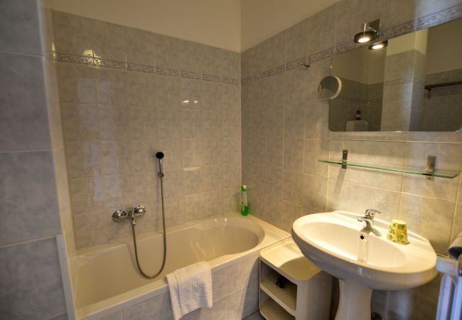 Appartamento a Acquaseria - Lake View Apartment Golden Triangle Appartamento a Acquaseria - Lake View Apartment Golden Triangle