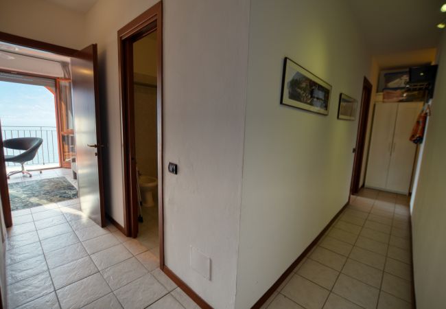 Appartamento a Acquaseria - Lake View Apartment Golden Triangle Appartamento a Acquaseria - Lake View Apartment Golden Triangle