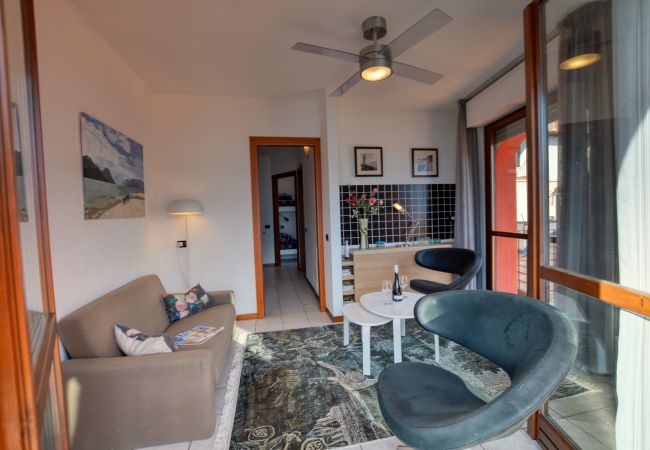 Appartamento a Acquaseria - Lake View Apartment Golden Triangle Appartamento a Acquaseria - Lake View Apartment Golden Triangle