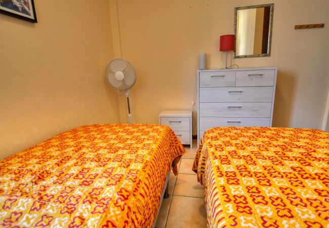 Appartement in Acquaseria - 2-Bedroom Airconditioned Lake View Apartment Appartement in Acquaseria - 2-Bedroom Airconditioned Lake View Apartment