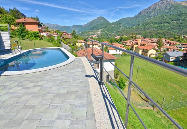 Appartement in Menaggio - 2 Bedroom Airconditioned Lake View Apartment Felice sul Lago Appartement in Menaggio - 2 Bedroom Airconditioned Lake View Apartment Felice sul Lago