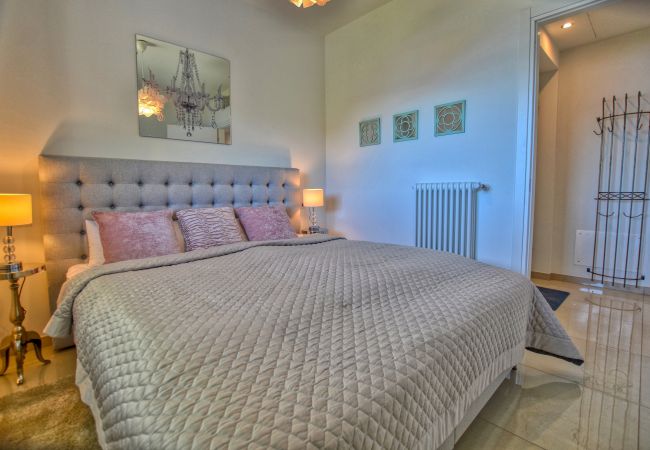 Appartement in Menaggio - 2 Bedroom Airconditioned Lake View Apartment Felice sul Lago Appartement in Menaggio - 2 Bedroom Airconditioned Lake View Apartment Felice sul Lago