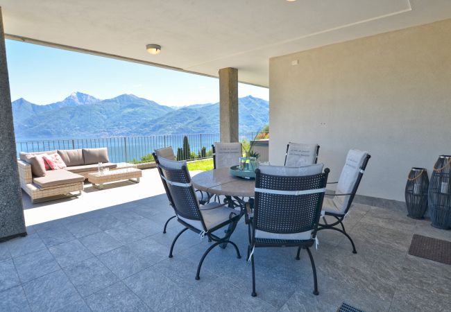 Appartement in Menaggio - 2 Bedroom Airconditioned Lake View Apartment Felice sul Lago Appartement in Menaggio - 2 Bedroom Airconditioned Lake View Apartment Felice sul Lago