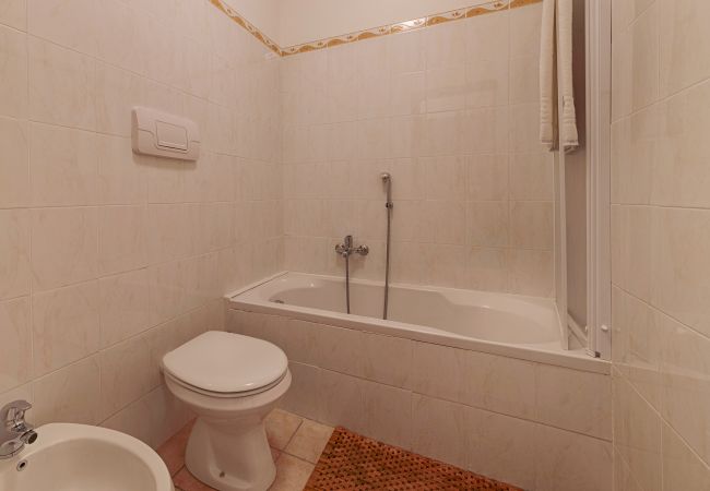 Appartement in Acquaseria - Modern Lakefront 1-Bedroom Apartment  Appartement in Acquaseria - Modern Lakefront 1-Bedroom Apartment