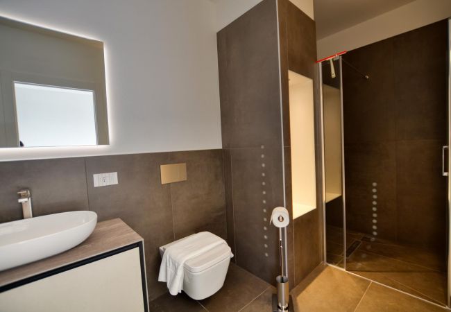 Appartement in Lenno - Casa Antonia 2-Bedroom Deluxe Lake View Apartment Appartement in Lenno - Casa Antonia 2-Bedroom Deluxe Lake View Apartment