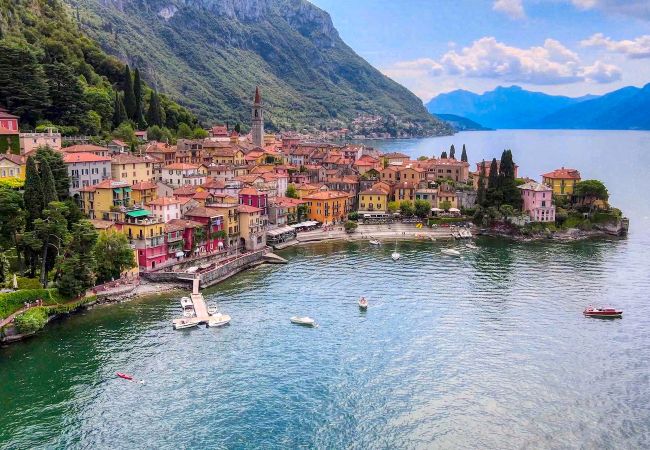 Apartment in Acquaseria - 2-Bedroom Airconditioned Lake View Apartment Apartment in Acquaseria - 2-Bedroom Airconditioned Lake View Apartment