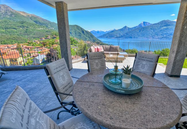 Apartment in Menaggio - 2 Bedroom Airconditioned Lake View Apartment Felice sul Lago Apartment in Menaggio - 2 Bedroom Airconditioned Lake View Apartment Felice sul Lago